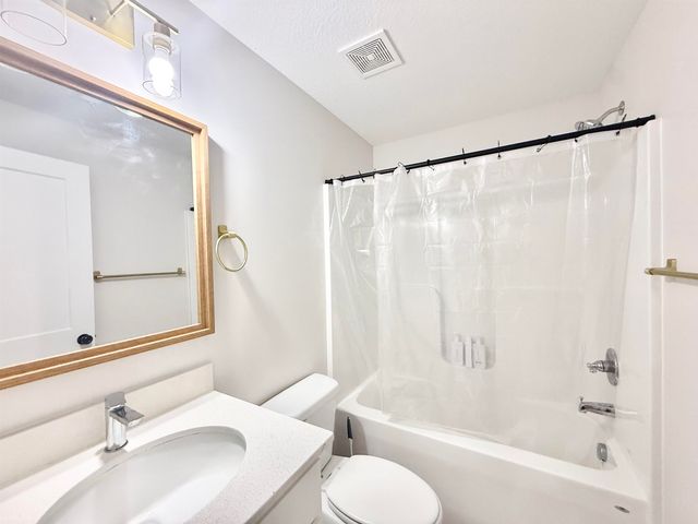 5036 S Saint Paul St, Wichita, KS 67217