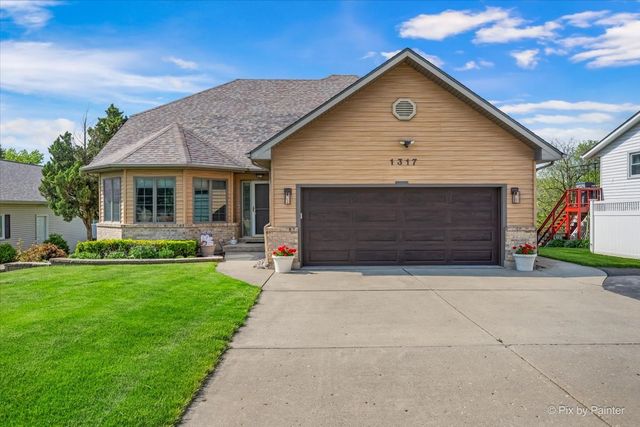 1317 PARK Place, Lake Holiday, IL 60548
