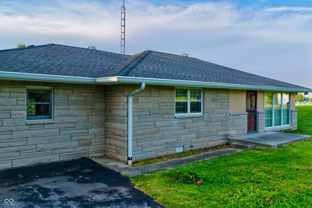 6742 E County Road 900 N, Seymour, IN 47274
