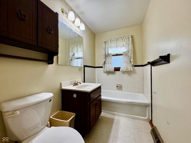 6742 E County Road 900 N, Seymour, IN 47274