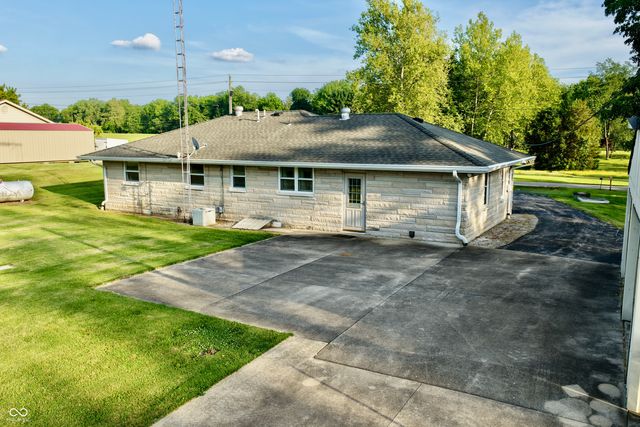 6742 E County Road 900 N, Seymour, IN 47274