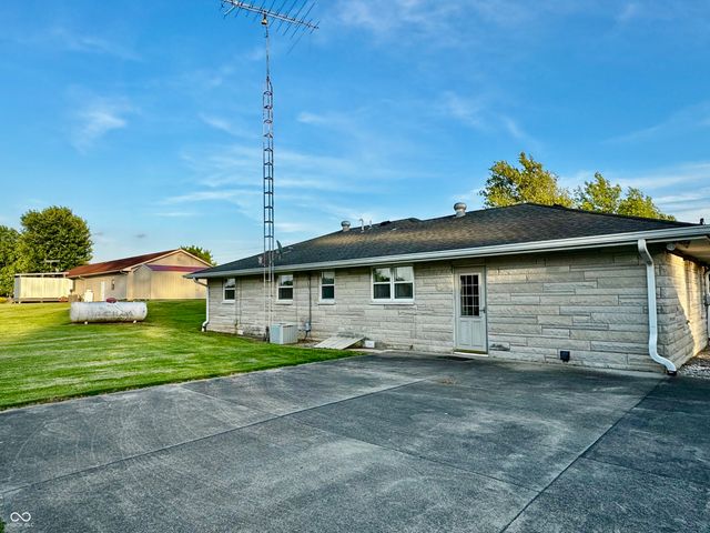 6742 E County Road 900 N, Seymour, IN 47274