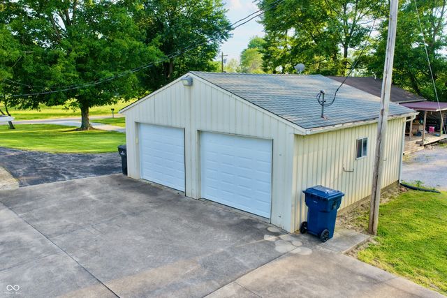 6742 E County Road 900 N, Seymour, IN 47274