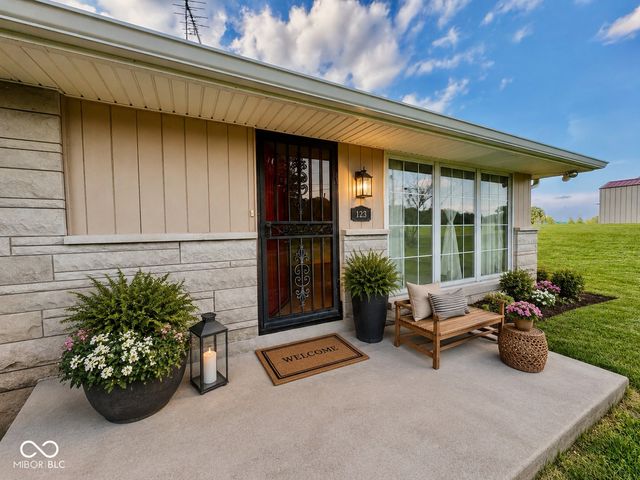 6742 E County Road 900 N, Seymour, IN 47274