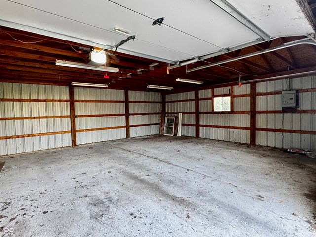 6742 E County Road 900 N, Seymour, IN 47274