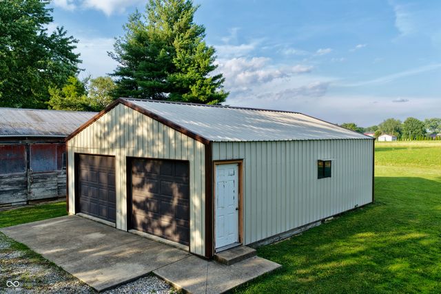 6742 E County Road 900 N, Seymour, IN 47274