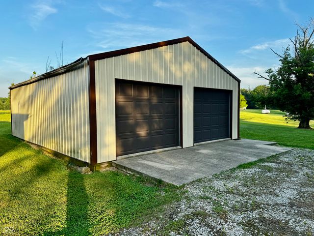 6742 E County Road 900 N, Seymour, IN 47274