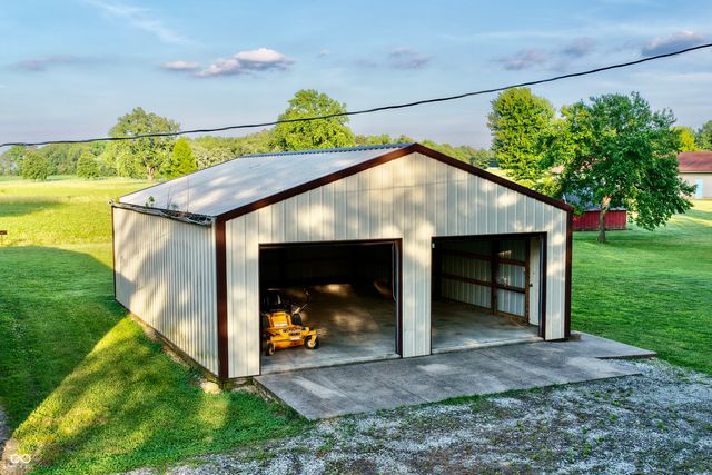 6742 E County Road 900 N, Seymour, IN 47274