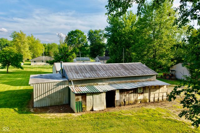 6742 E County Road 900 N, Seymour, IN 47274