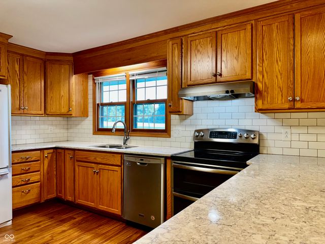 6742 E County Road 900 N, Seymour, IN 47274