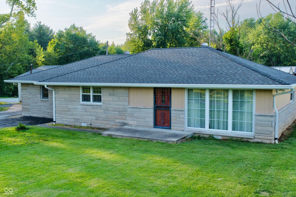 6742 E County Road 900 N, Seymour, IN 47274