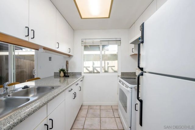 8022 Winter Gardens Blvd B, El Cajon, CA 92021