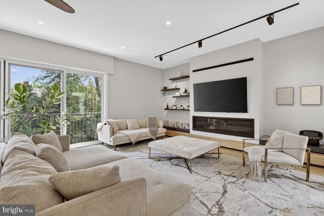 4512 SALEM LN NW, Washington, DC 20007