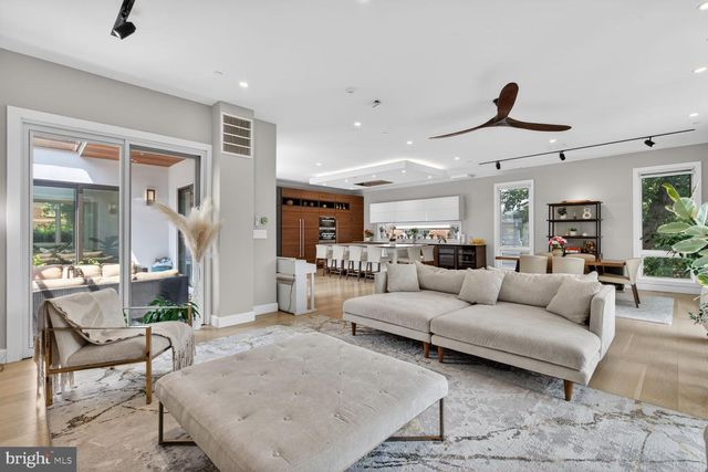 4512 SALEM LN NW, Washington, DC 20007