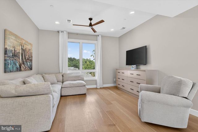 4512 SALEM LN NW, Washington, DC 20007