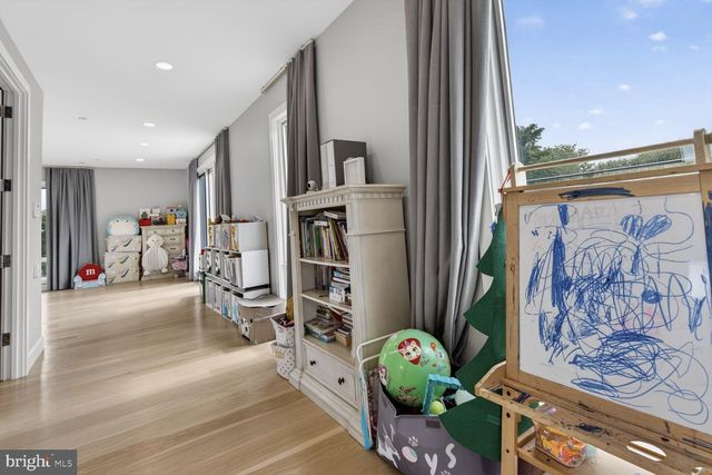 4512 SALEM LN NW, Washington, DC 20007