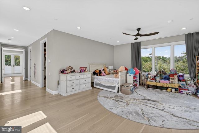 4512 SALEM LN NW, Washington, DC 20007