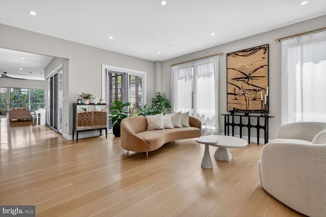 4512 SALEM LN NW, Washington, DC 20007