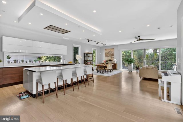 4512 SALEM LN NW, Washington, DC 20007