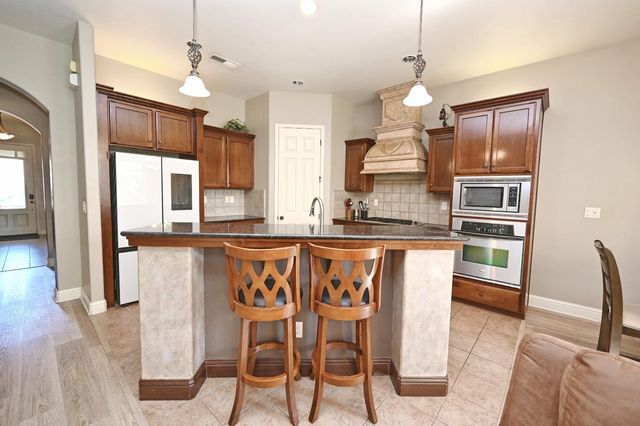 6933 W Portals Avenue, Fresno, CA 93723