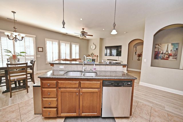 6933 W Portals Avenue, Fresno, CA 93723