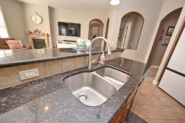 6933 W Portals Avenue, Fresno, CA 93723