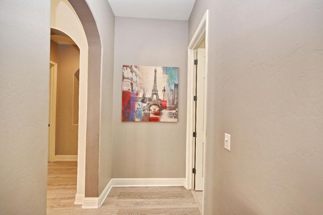 6933 W Portals Avenue, Fresno, CA 93723