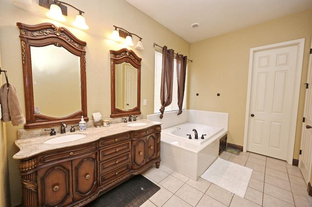 6933 W Portals Avenue, Fresno, CA 93723