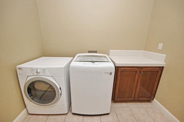 6933 W Portals Avenue, Fresno, CA 93723