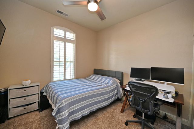 6933 W Portals Avenue, Fresno, CA 93723