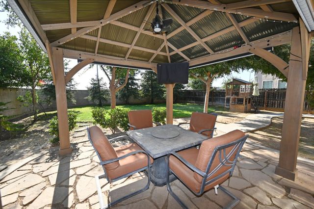 6933 W Portals Avenue, Fresno, CA 93723