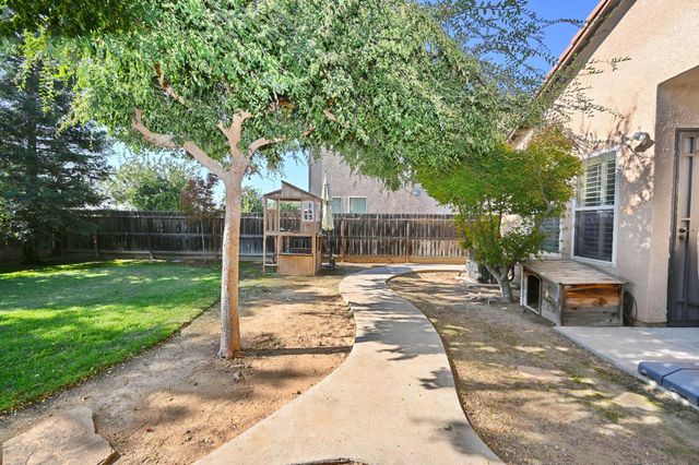 6933 W Portals Avenue, Fresno, CA 93723