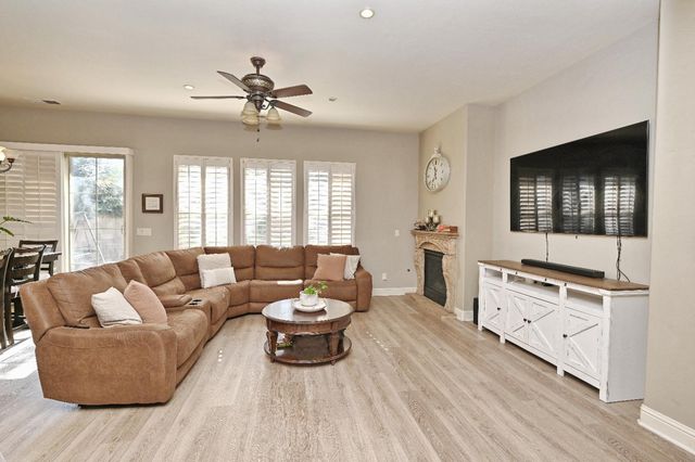 6933 W Portals Avenue, Fresno, CA 93723