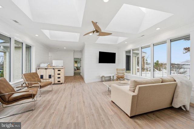 121 KILBY PT, Queenstown, MD 21658