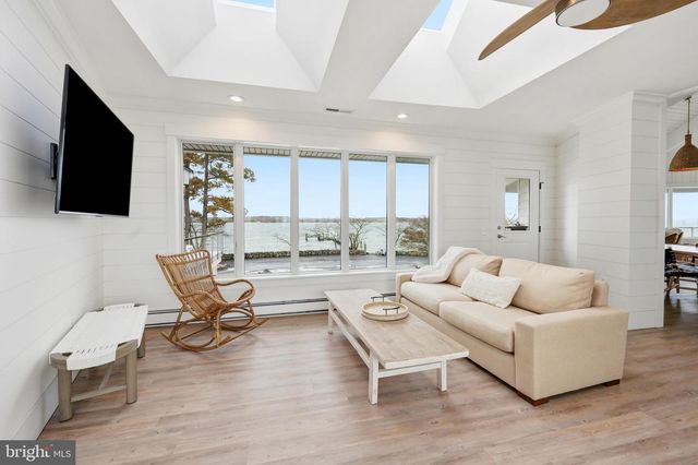 121 KILBY PT, Queenstown, MD 21658