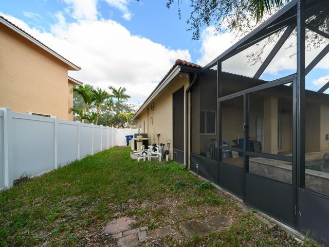14186 SW 32nd St, Miramar, FL 33027