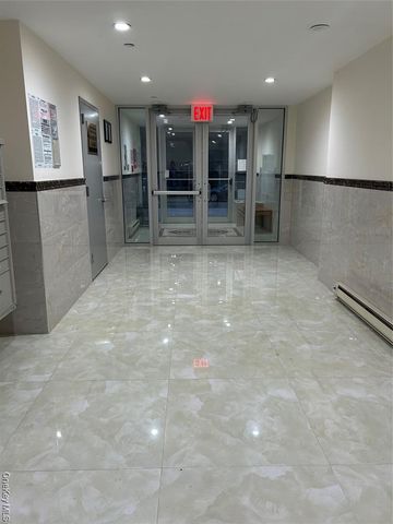 144-69 Barclay Avenue 3D, Flushing, NY 11355