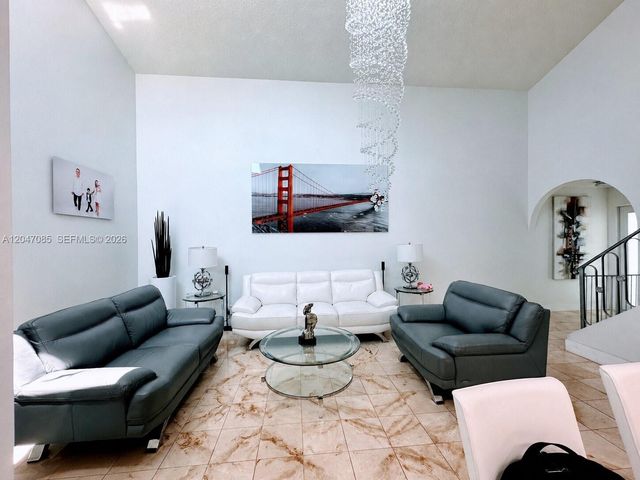 17324 NW 63rd Avenue, Hialeah, FL 33015