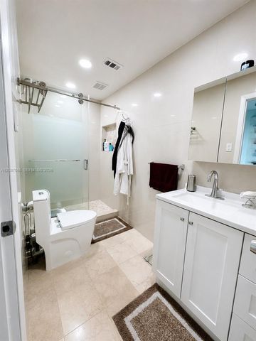 17324 NW 63rd Avenue, Hialeah, FL 33015