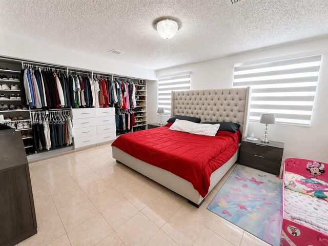 17324 NW 63rd Avenue, Hialeah, FL 33015