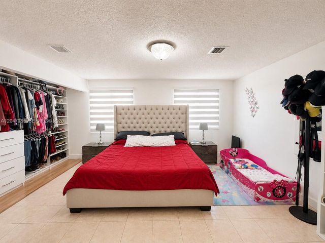 17324 NW 63rd Avenue, Hialeah, FL 33015