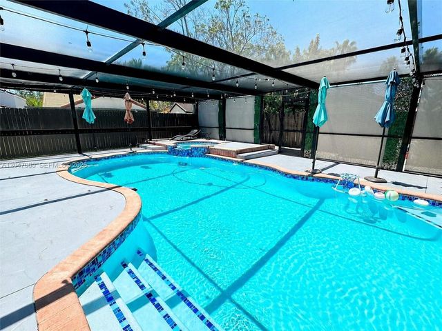 17324 NW 63rd Avenue, Hialeah, FL 33015