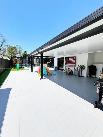 17324 NW 63rd Avenue, Hialeah, FL 33015