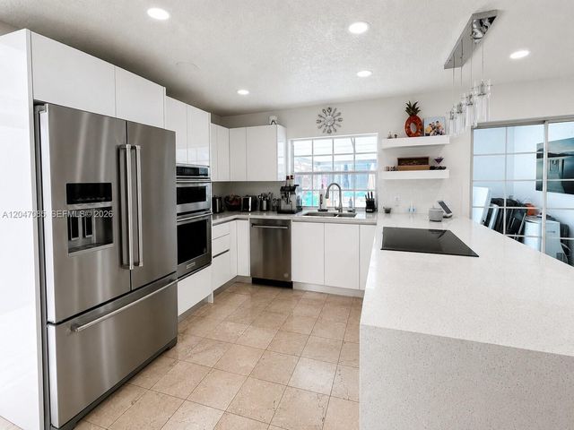 17324 NW 63rd Avenue, Hialeah, FL 33015