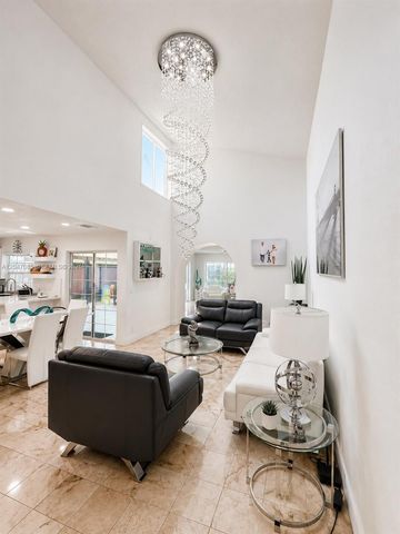 17324 NW 63rd Avenue, Hialeah, FL 33015