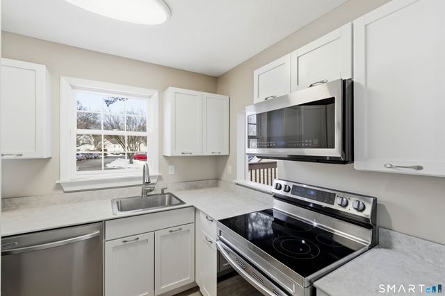 54 Rope Ferry Road C42, Waterford, CT 06385