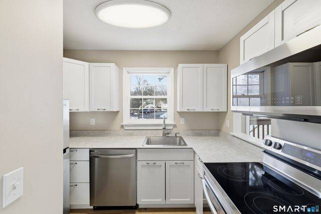 54 Rope Ferry Road C42, Waterford, CT 06385