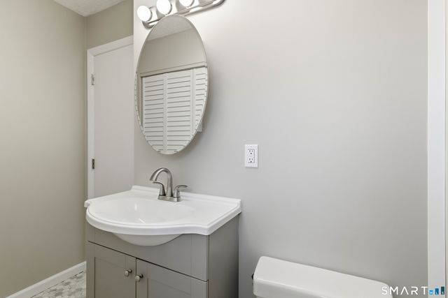 54 Rope Ferry Road C42, Waterford, CT 06385