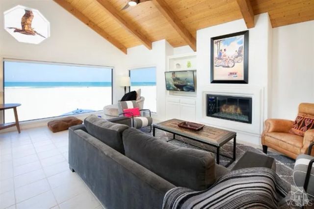 4025 Ocean Drive, Oxnard, CA 93035