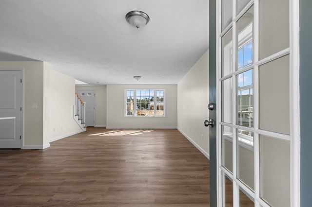 29 Bumblebee Dr, Plymouth, MA 02360